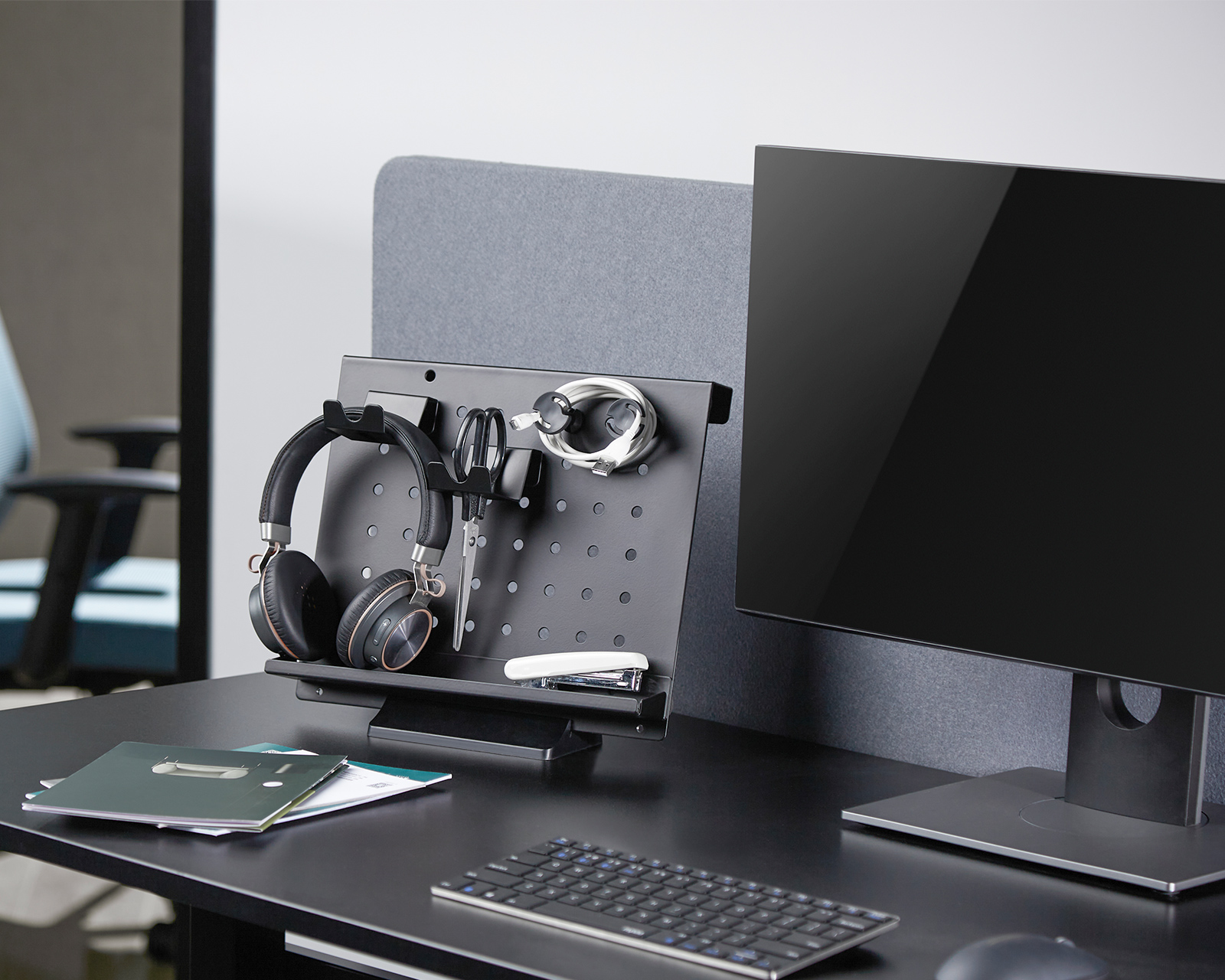 MaxMount Customizable Desk Organizer with Gaming Handle Holder Svart