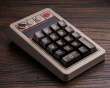 Retro 18 Mechanical Numpad - Trådløs Numpad - C64 Edition