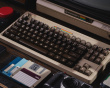 Retro Mechanical Keyboard - Trådlöst Tastatur ISO UK - C64 Edition