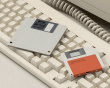 Floppy Disk Stil SSD Kabinett - Grå